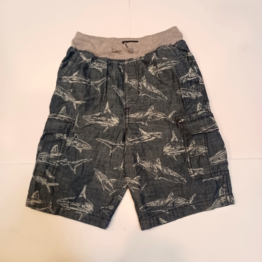 WORN 1X BOYS CHAMBRAY SHARK SHORTS SZ 7